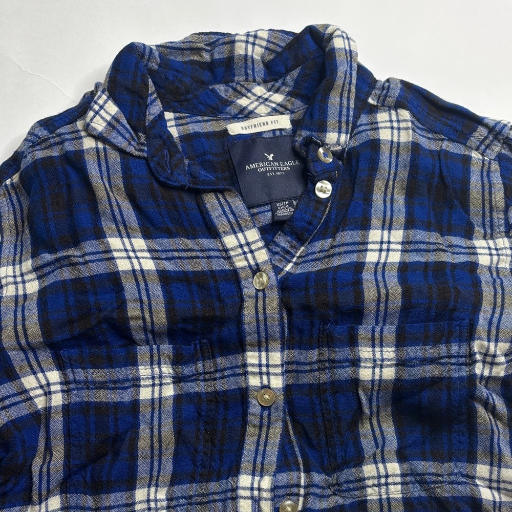 American Eagle Outfitters Blue and White Plaid Shirt